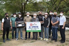 [포토뉴스]횡성축협 원로조합원에 선물세트 전달