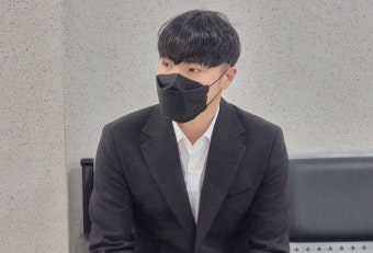 프로포폴 상습 투약 가수 휘성, 항소심도 징역1년 집유