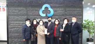 [포토뉴스]강원여성100인회 횡성군지부 연탄 기탁