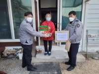[포토뉴스]춘천 남산파출소 독거노인 위문