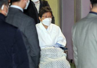 박근혜 전 대통령, 삼성서울병원서 71번째 생일…퇴원일 미정