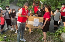 [포토뉴스]행복나눔봉사단 놀이·공부용품 기부