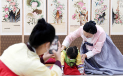 [포토뉴스] 버선발로 향교로