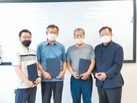 [포토뉴스]춘천북부노인복지관 한글 서예반 어르신들 수상
