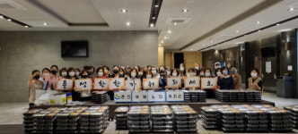 [포토뉴스]춘천북부노인복지관, 노인맞춤돌봄 대상자에게 명절 음식 키트 전달