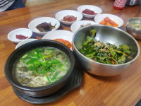 깔끔한 매운맛 닭강정 정겨운 메밀전 영월로 오세요