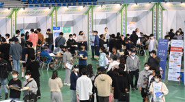 [포토뉴스]강릉일자리박람회 내 일자리는 어디에…