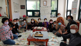 지상마을 경로당에 ‘꽃차나눔’ 재능기부