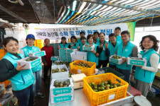 [포토뉴스]KT 강북강원광역본부 사랑의 봉사단, 흙토마토 기부