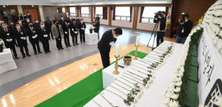 강원도 합동분향소, 희생자들에 대한 추모 애도 발길 이어져