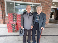 [포토뉴스]원주 대성고 졸업생 교직원에 선물