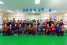 [포토뉴스]태백 구문소동, 홀몸 어르신 반려식물 작품 전시회 개최