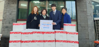 [포토뉴스]‘달콤한삼겹살’ 저소득층 김치 150kg 후원