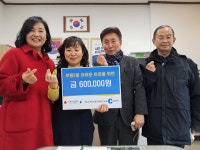 [포토뉴스]충인교회 장학금 전달