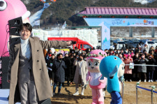 설날 겨울축제 원조 인제빙어축제 인기몰이