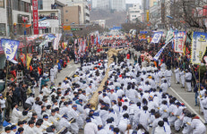 10여년만에 시가지서 재연 기줄다리기 관심 고조