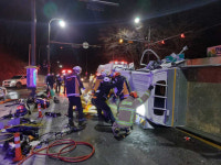 동해 발한동서 트럭 전도…60대 운전자 사망