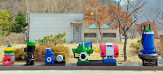 영월군상하수도사업소, 야외 자재 전시장 설치로 볼거리 제공