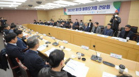 기업들 “위기 극복 위해 투자·인력 지원, 인프라 개선 필요”