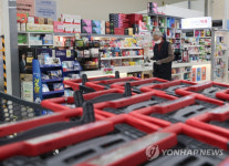 내일부터 버스·지하철·택시 안에서 노마스크…마트·역사 안 개방형 약국도 해제