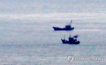 중국어선 쫓던 北 경비정 NLL 침범…우리 해군 경고사격에 퇴각