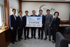 [포토뉴스]새마을금고중앙회 강원지역본부, 후원금 전달