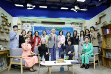 “강원도 어르신들 돌아와요, 추억항으로”…도내 경로당 어르신 실버토크쇼