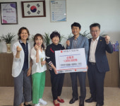 [포토뉴스]진부면 축협을 사랑하는 모임, 진부면에 상품권 100만원 기탁
