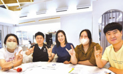 [펫밀리] 버려진 동물 구조·치료 후 새 가족 찾아주는 ‘수호천사’