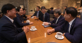 관광호텔님프커피숍 | [2023 동해안 발전전략 심포지엄]"영동지역 국비 반영 더 많이 배려해주시길"