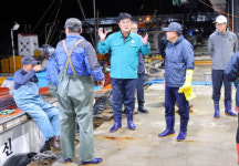 [포토뉴스]박상수 삼척시장, 항구 방문 애로사항 청취