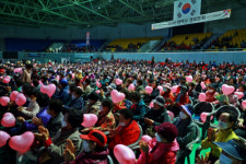 어르신 6,600명 모인 태백시 대규모 경로잔치 화제