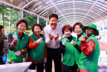 어르신 6,600명 모인 태백시 대규모 경로잔치 화제