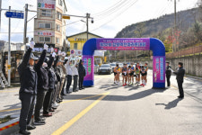 [포토뉴스] 제32회 강원역전마라톤대회 정선구간 출발