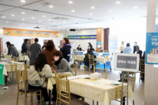 [포토뉴스]홍천군 2023년 하반기 구인·구직 만남의 날 개최