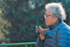 [펫밀리]아빠 손에 쏘옥 쪼로롱~ 짹째굴~ 37년째 산새들의 따뜻한 겨울밥상