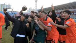 강원FC, 다음 시즌도 K리그1 무대에 선다