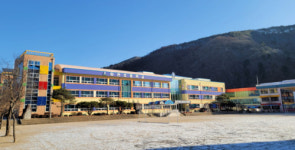 화천초등학교 개교 역사 바로 잡기 나섰다
