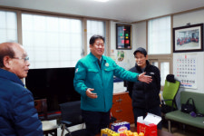 [포토뉴스]이상호 태백시장 경로당 순회방문