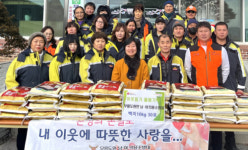 [포토뉴스]영월 무릉도원면 남·여 의용소방대, 백미 기탁
