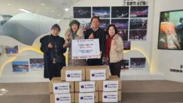 [포토뉴스]대관령면생활개선회 불우이웃돕기 성품 전달