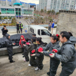 강원대, 삼척지역에서 연탄나눔 행사
