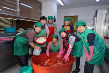 [포토뉴스]양구군 국토정중앙면 새마을부녀회 반찬 전달 봉사