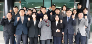 [포토뉴스]영월군의회, 3·1절 기념 제25회 영월군민 건강 달리기 대회 완주 다짐