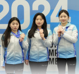 유봉여고 컬링팀, 동계체전 3위...대한체육회 지원 덕