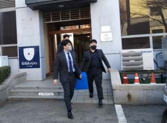 전공의 면허 정지·사법 절차 초읽기 … 의료계 2만명 궐기대회