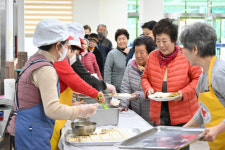 [포토뉴스]용평면 적십자봉사회, 2024년 장수식당 운영 시작