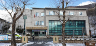 태백시노인회관 주차장 조성 비용 과다에 차라리 새로 지어라