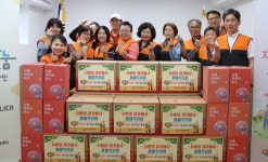 [포토뉴스]양양군자원봉사센터  ‘사랑의 재가봉사 물품꾸러미’ 전달식  
