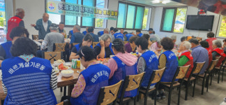 [포토뉴스]화천 바르게살기운동본부 간동면위원회 사랑나눔 삼계탕 봉사